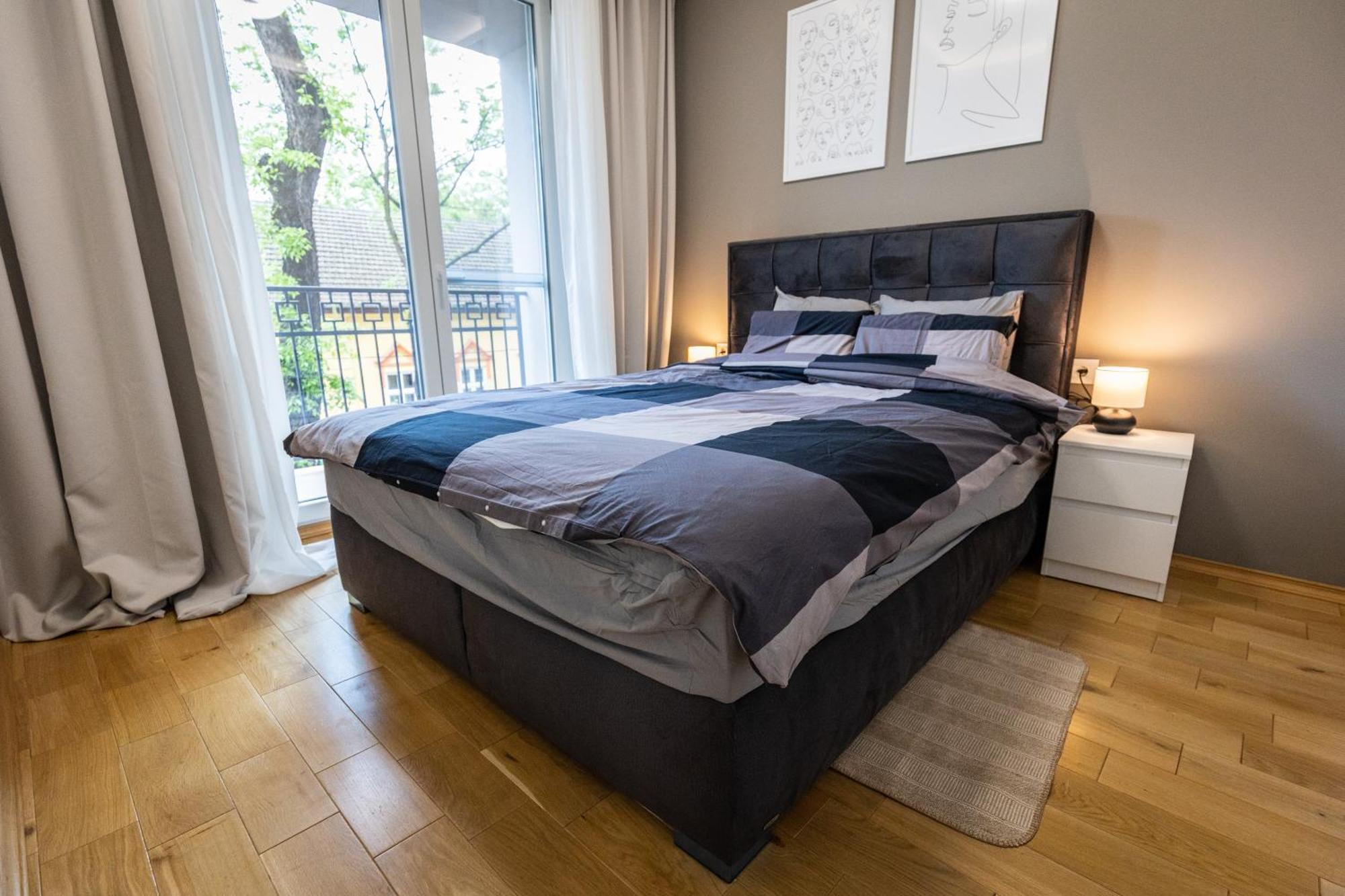 Black & White Apartment Subotica Bagian luar foto